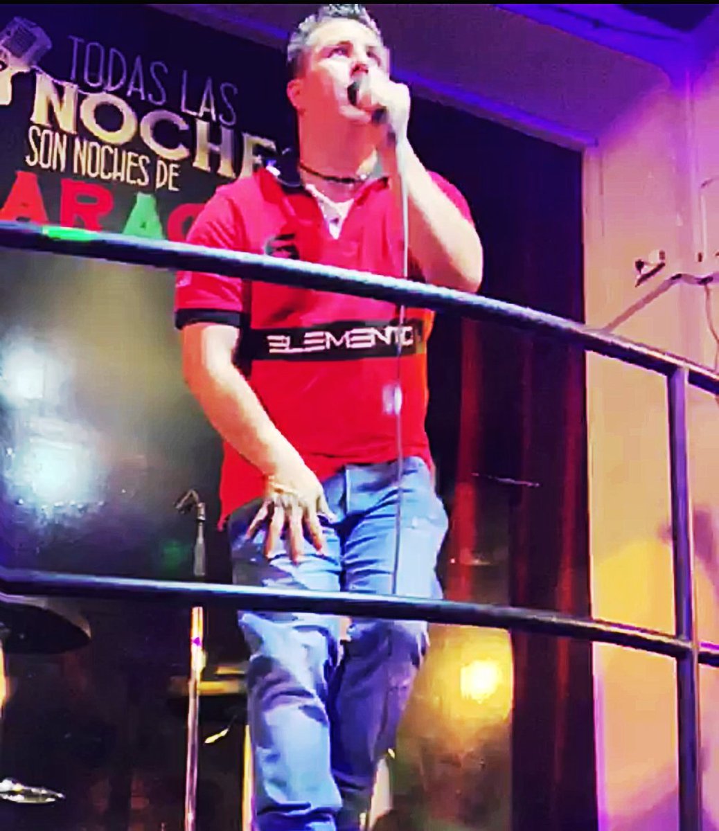 RafaTirre's tweet photo. Noche mágica cantando en El Foro🎙️🤗 
 #newmusic  #newmusiccomingsoon 😉
#Torreón https://t.co/fdq4Zbt5S3