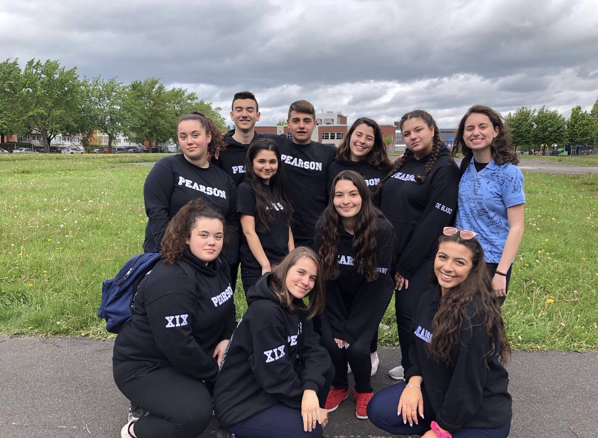 nikiivouraaa's tweet photo. after 5 years of saying “i can’t wait to graduate”, i don’t wanna leave🥺 https://t.co/OvaCTyx7aU