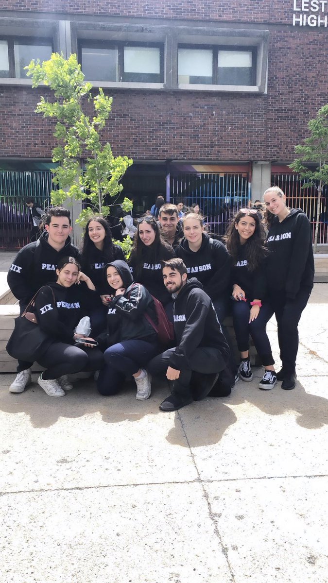 nikiivouraaa's tweet photo. after 5 years of saying “i can’t wait to graduate”, i don’t wanna leave🥺 https://t.co/OvaCTyx7aU