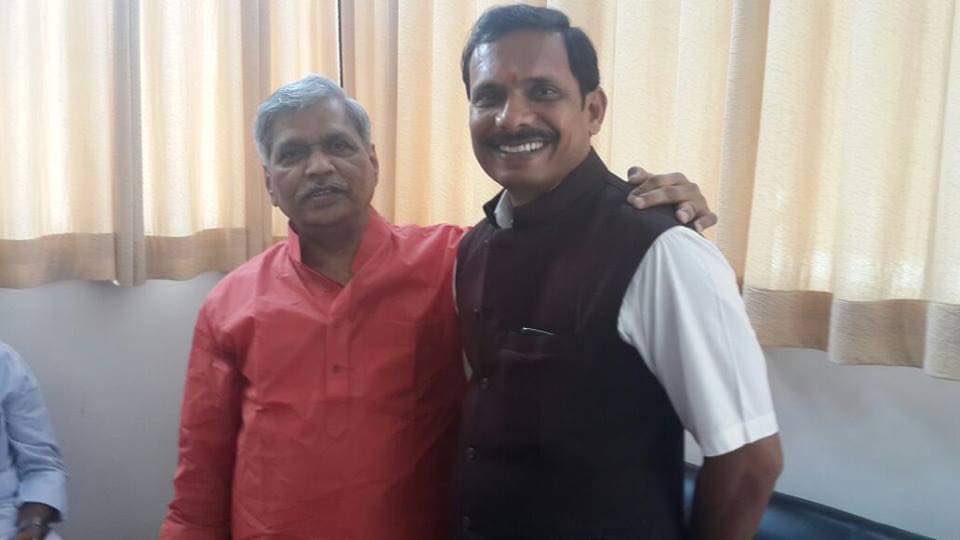 HarshVerma2804's tweet photo. भारतीय_जनता_पार्टी के #राष्ट्रीय_उपाध्यक्ष, #राज्यसभा_सांसद आदरणीय #श्री_प्रभात_झा_जी, ‘बाबा’ आपको जन्मदिवस की अनंत शुभकामनाएँ। आप स्वस्थ रहें , दीर्घायु हों, ईश्वर से यही कामना करता हूँ। आपका मार्गदर्शन हमें सदैव मिलता रहे। @jhaprabhatbjp 
@BJP4India 
@BJP4MP https://t.co/VPllfl9WEd