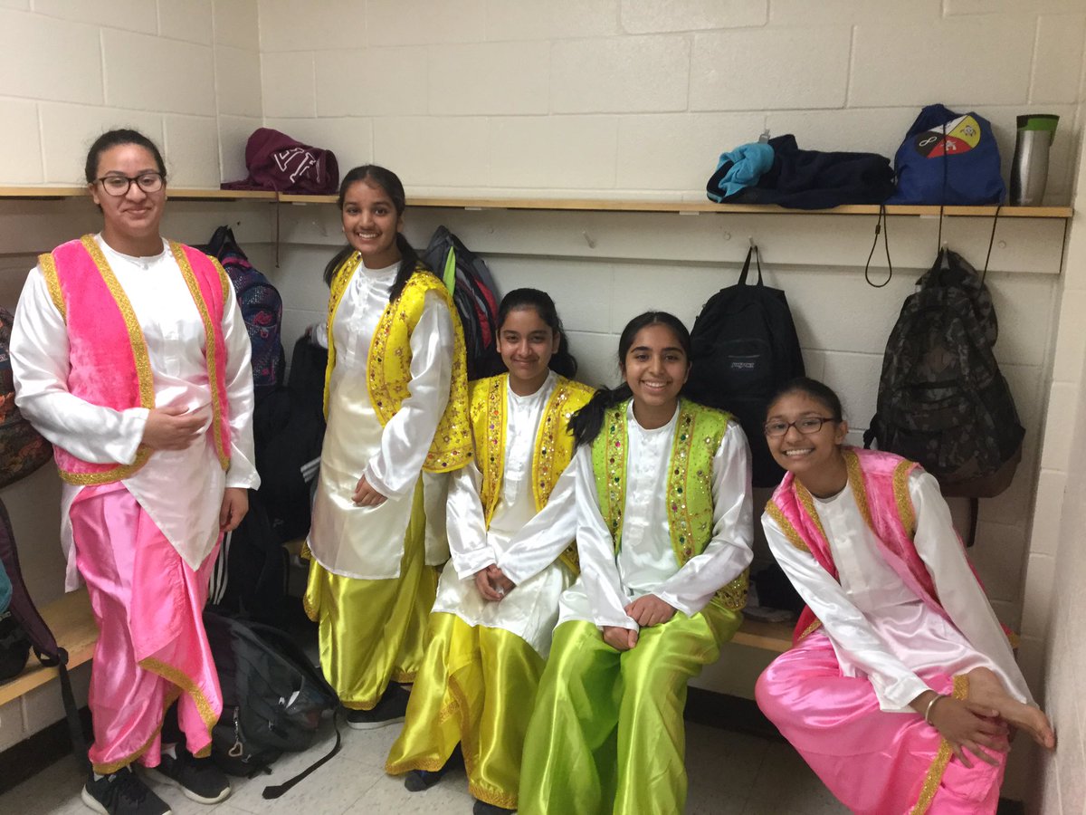 DPaynePDSB's tweet photo. So proud to be a part of this team! Watching them be filled with the joy of Bhangra is contagious @MacvillePS @RobinAPerri #bhangra #AsianHeritageMonth https://t.co/CQlDx744iA