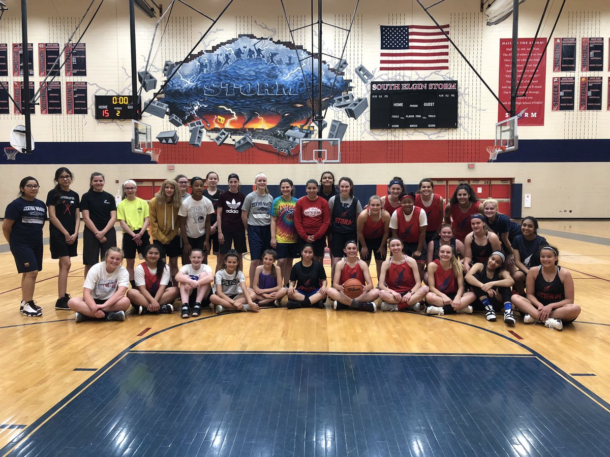 sehsgbasketball's tweet photo. These are some shoots of day 1 of camp! Keep it up ladies!π @sToRm_NaTiOn1 @sehssports #averagegoodorgreat https://t.co/Op1PEb1cMb