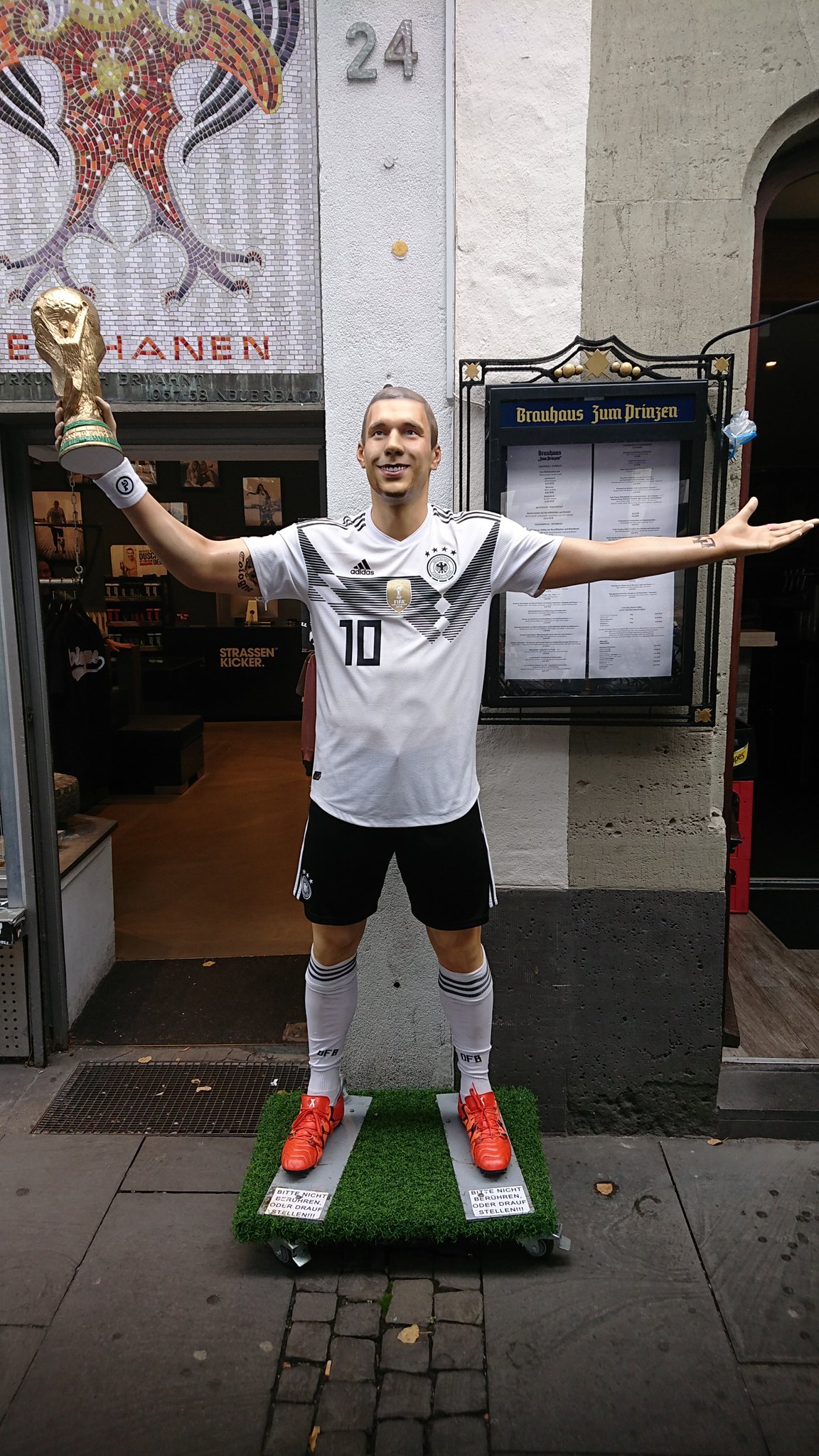 Happy birthday Lukas Podolski! 