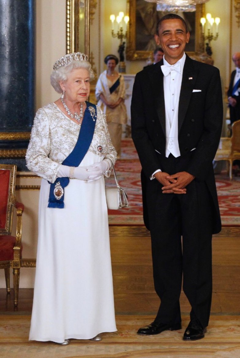 reallyDontTrump's tweet photo. Look, Trump is wearing the same size tux as Obama. https://t.co/iTedbF4Y2z