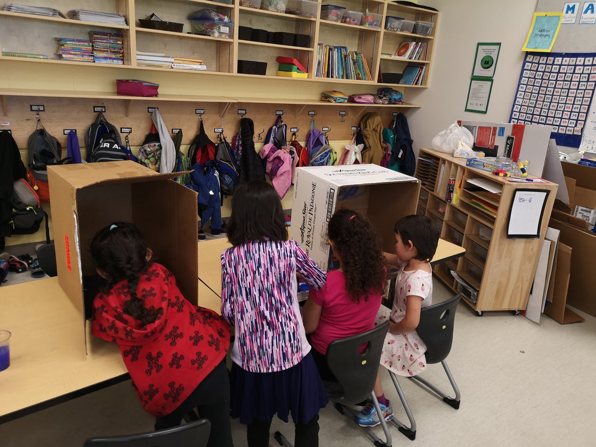 BRSKolleeMontgo's tweet photo. What are we building? Come to  literacy night on Thursday night to find out!! #learningatbrs https://t.co/7wVUiIUcPJ