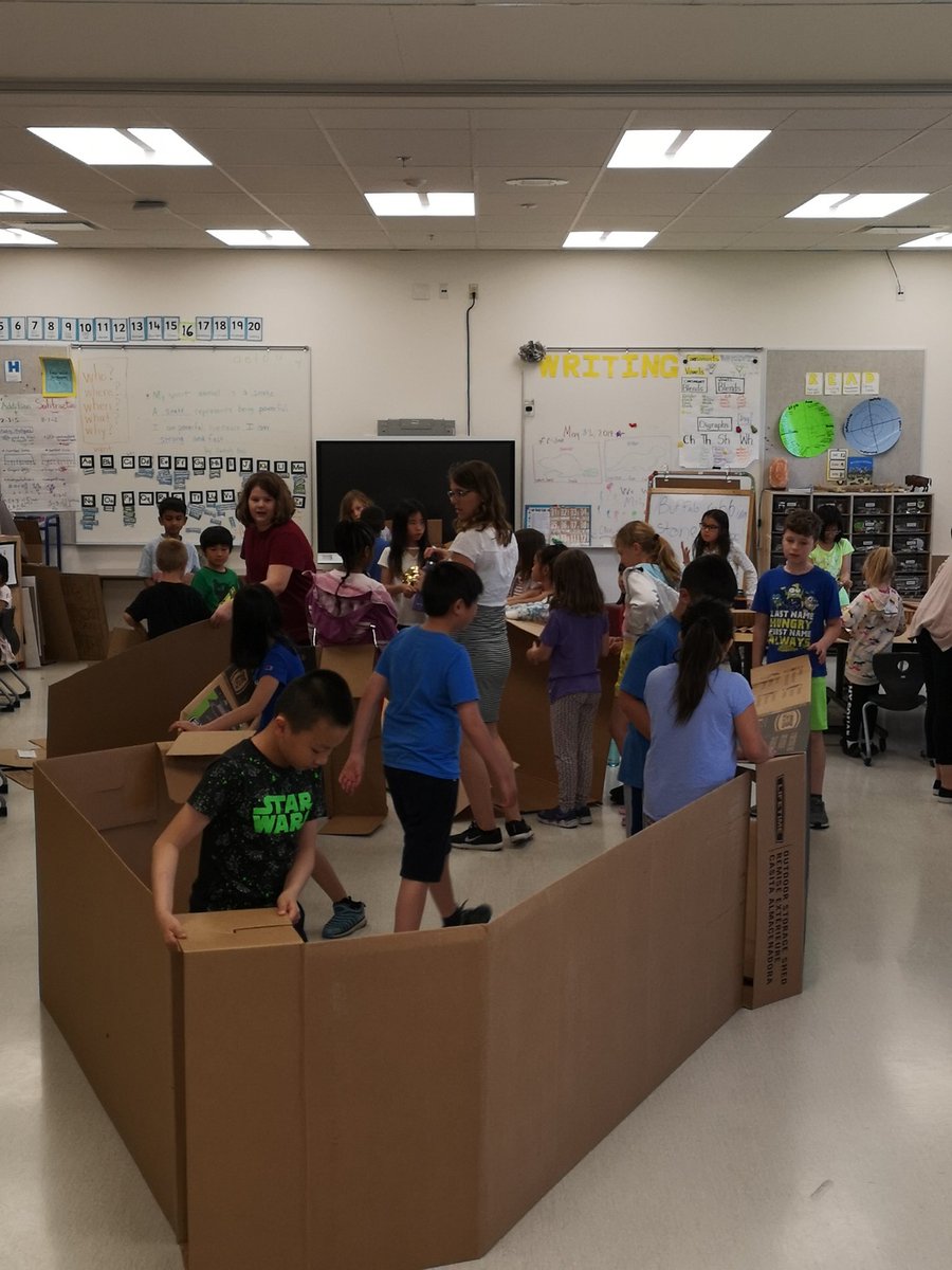 BRSKolleeMontgo's tweet photo. What are we building? Come to  literacy night on Thursday night to find out!! #learningatbrs https://t.co/7wVUiIUcPJ
