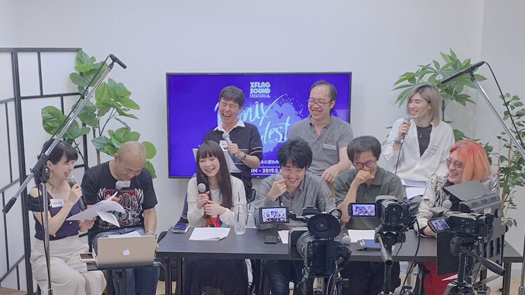 akihiro_um's tweet photo. 昨日放送した、【XFLAG SOUND CREATORS リミックスコンテストvol.2の審査員によるトークショー】はこちらよりご視聴頂けます！

皆さんの素晴らしい笑顔もこちらからご覧頂けます！

#XFLAGSOUND #モンスト https://t.co/hr4ftv5dfd
