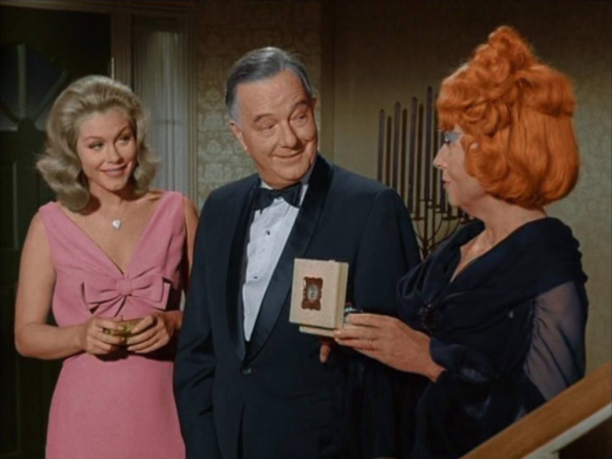 Samantha with her mom and dad :) #Bewitched #ElizabethMontgomery #MauriceEv...