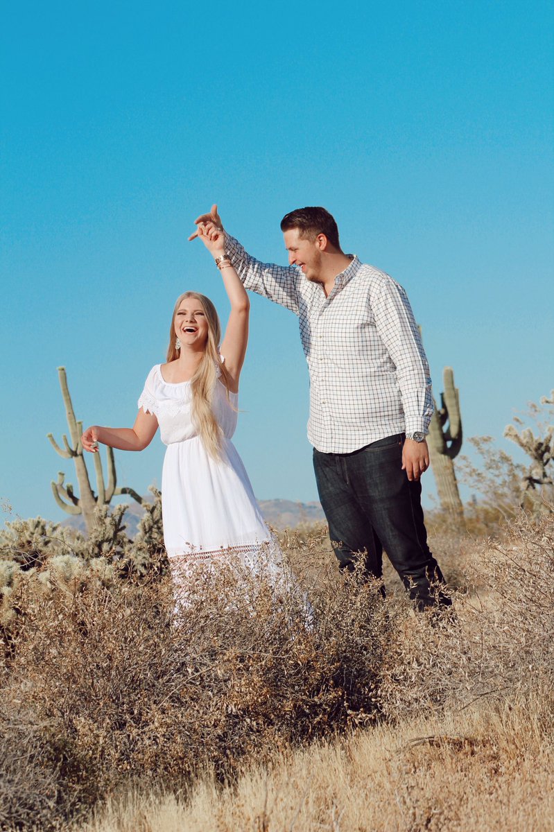 Desert Engagement Photos 🌹🌵 #photographer #photography #az #scottsdale #engagementphotos #couplesphotoshoot