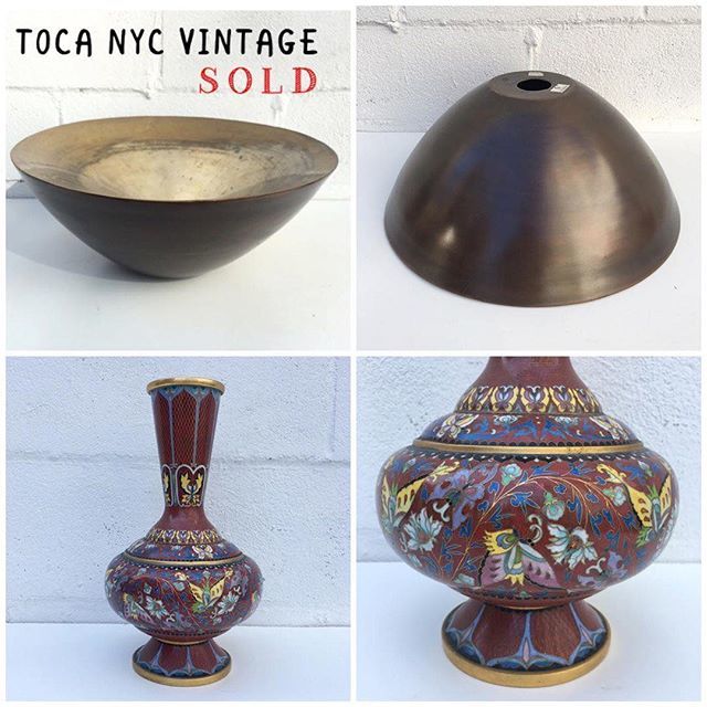 FireLilyVintage's tweet image. SOLD BY #tocanycvintage  and @hudsonvalleyantiques .
.
Sometimes people email us for things and we have them:
.
.
info@tocanycvintage.com
.
.
Large #brass #copper #vintagebowl #terenceconran #decor #interiordecorating #cloisonné #vintagevase #decorator #… bit.ly/2QHApMp