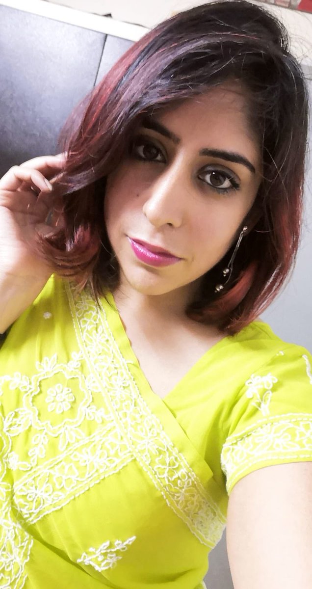 lycagoldradio's tweet photo. DilSe ❤️💙
#BreakfastClub with @MissKav 6-9am sitting in for @TheRealKajal #tuesday #hits #news #sports #TuesdayThoughts #breakfastashow 🎶 #EidMubarak #EidAlFitr2019 https://t.co/upCqAsx7TV