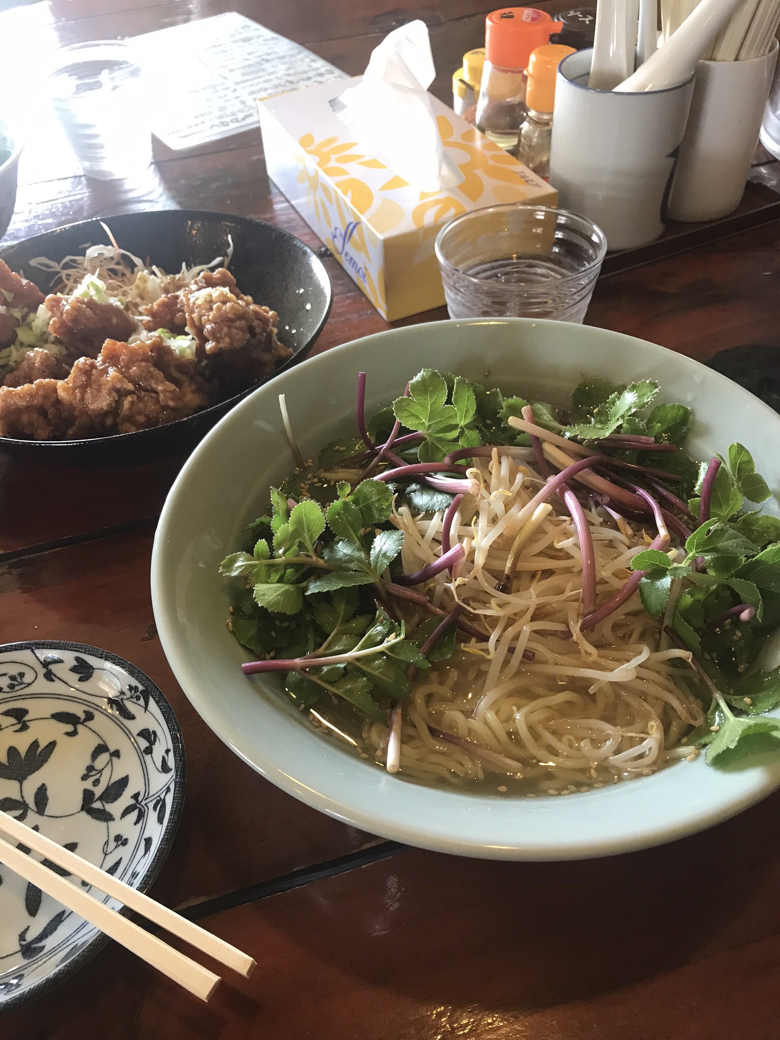 Gt Tsuyo そういえばこの前八束 大根島 のまつむら屋に行きました 防風ラーメン ハマボウフウというセリ科の植物が入ったラーメンを食べたけど春菊とか好きなので美味しかった 唐揚げも美味かった T Co Jhua39mtvm Twitter