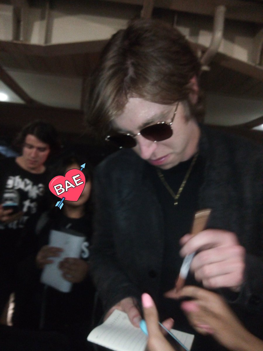 michell_schelle's tweet photo. He conocido a #VanMCann #catfishandthebottlemen
@thebottlemen https://t.co/b88SCLVOaY
