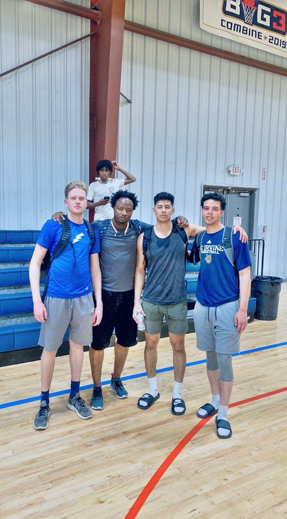 LamarBigs's tweet photo. My guys day 1’s Garrett Scheer(Signed with Air Force out of HS.. Ulises Santillan (UNLV graduate 🎓 &amp; Malik Abbott (Signed with Air Force our of HS &amp; Just Graduated🎓 ... #KnickBoyz #SayLess #MoreThanHoops https://t.co/nBMPqFcoPj