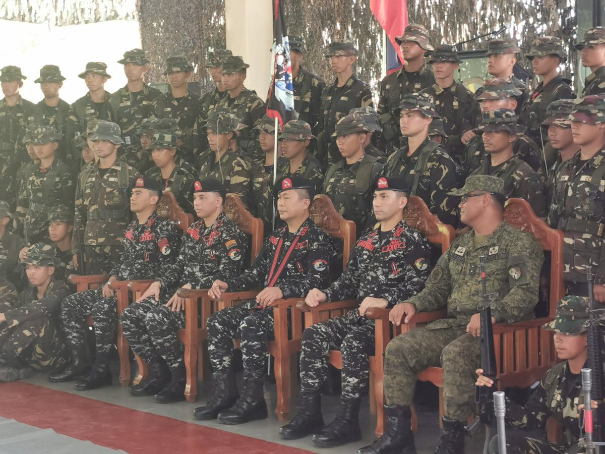 ABSCBNNews's tweet photo. @mjfelipe LOOK: Matteo Guidicelli joins PMA Class 2021 for a class photo together with guests of honor including Medal of Valor recipient and 6th Infantry Division Commander Major General Cirilito Sobejana. | via @mjfelipe https://t.co/e50vZqw3sc