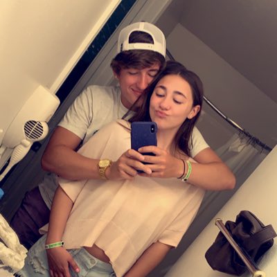 andree_treyy's tweet photo. Love of my life https://t.co/bhoAXzgtm1