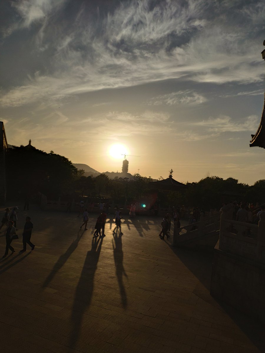 jwgljw's tweet photo. 旅行が好きですか(๑•̀ㅁ•́๑)✧ https://t.co/ay6VTPdjXc
