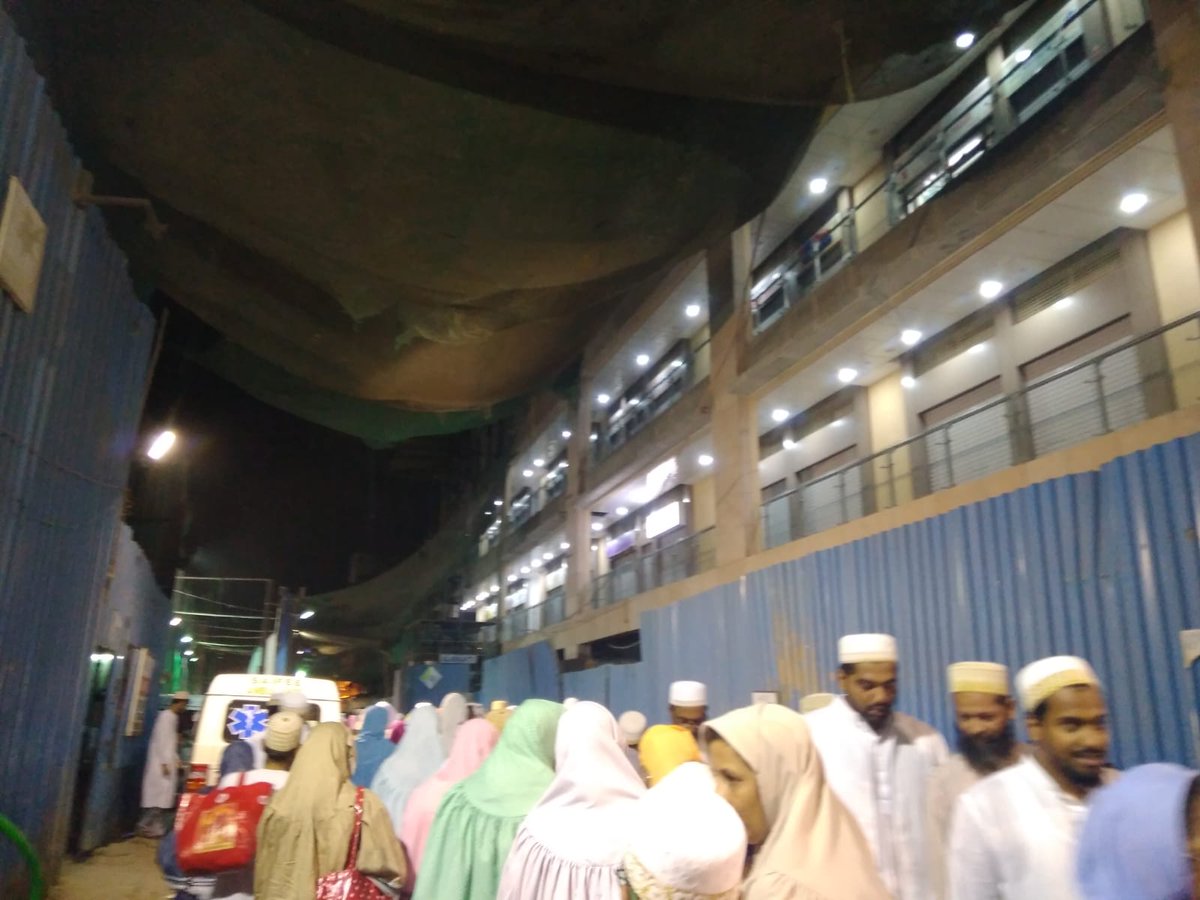 DekelAyelet's tweet photo. The colorful of #Muhammadaliroad in #Mumbai, enjoying a uniqe & authentic #Iftardinner with my #Muslim friends.
#RamadanKareem https://t.co/qjO6Qq3nf6