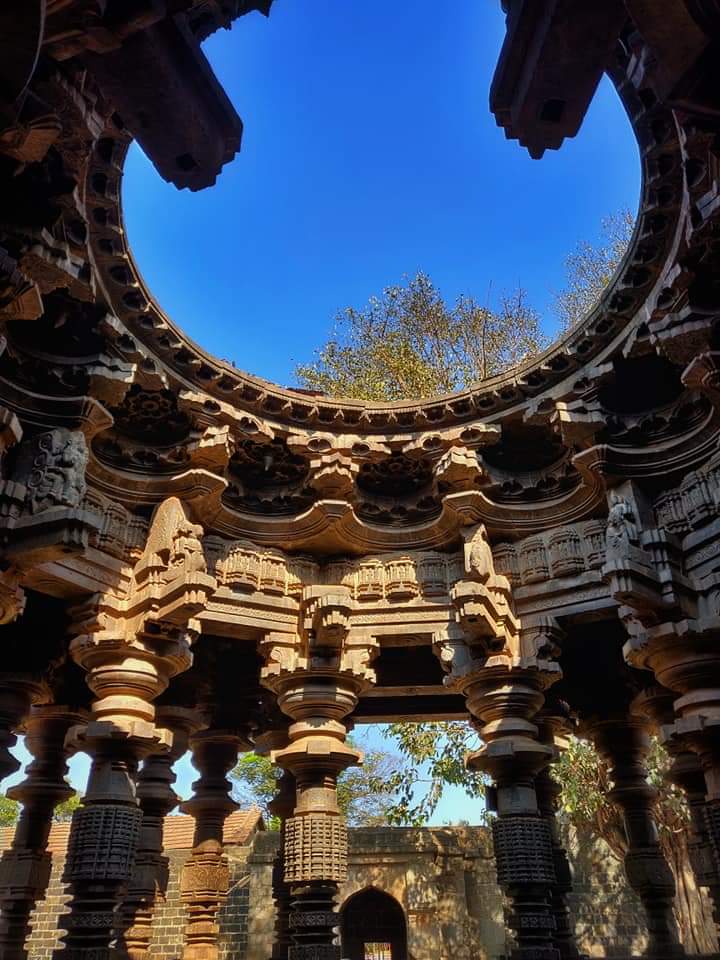 ajinkyamahale's tweet photo. Kopeshwar Temple, Khidrapur , Maharashtra.
A 1000 year old temple on the banks of Krishna river dedicated to Shiva! You first take Darshan of Vishnu and then Shiva. Beautiful story about it. The highlight is the circular Sabhamandap in the first hall of the temple. https://t.co/M1p2qzSTjB