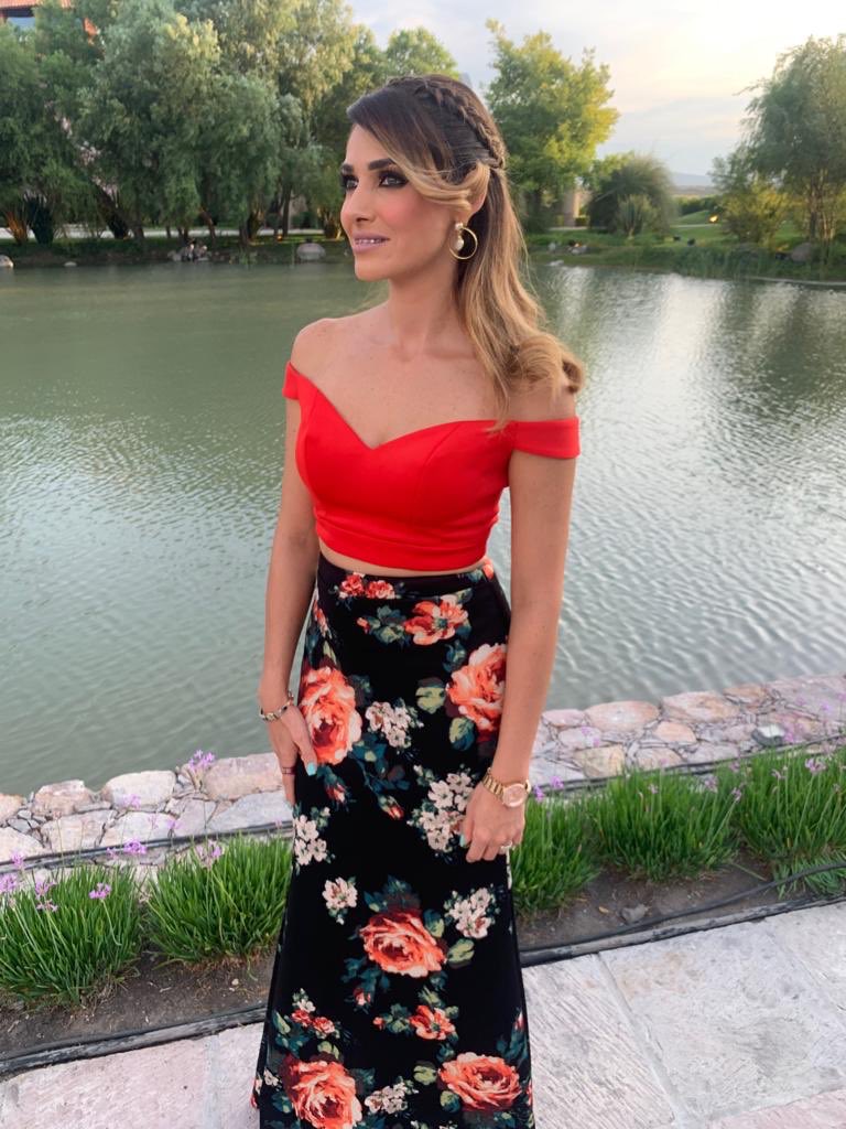 Because I’m so happy!! ❤️🌺☀️🌈 Besos mis corazones 🧡💛#FelizInicioDeSemana 🥰 Ya Junio y casi como agua se va la mitad del 2019, cómo van esos propósitos, cuantos por cumplir ?