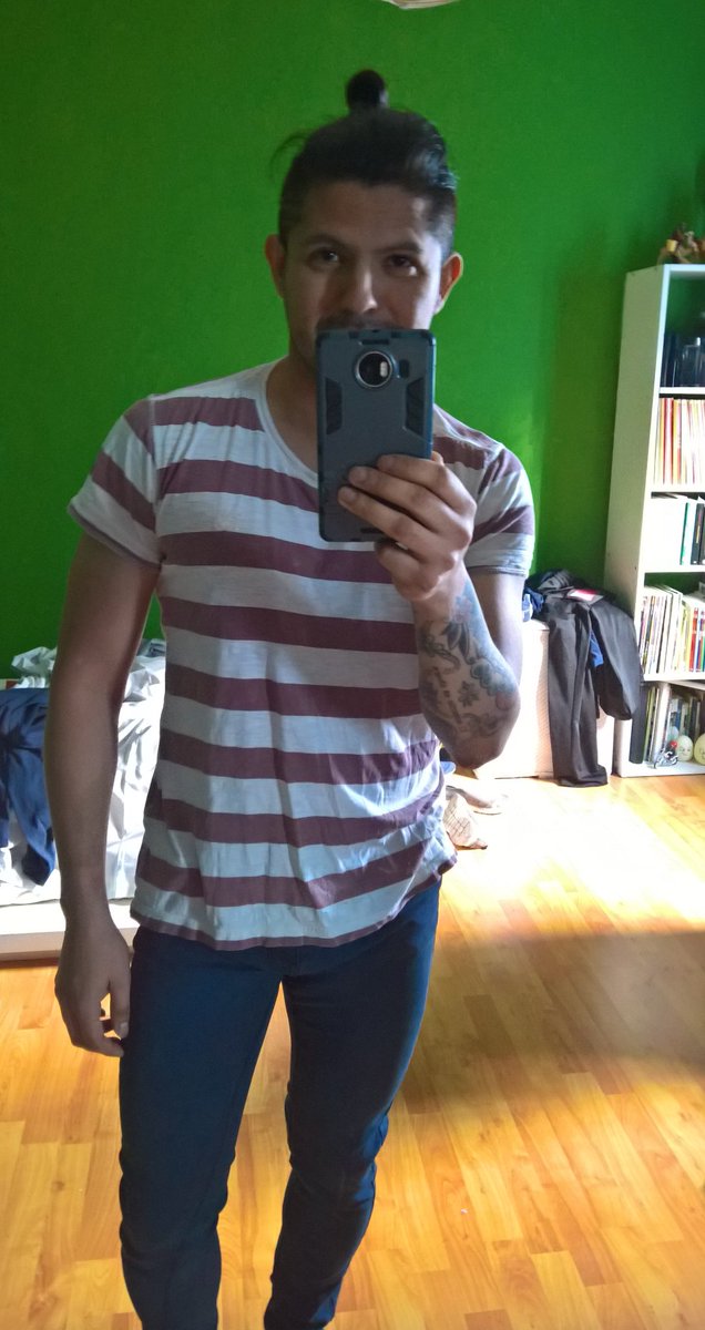 PiscianoTuitea's tweet photo. Se fue el #Lunes skinny #ILovedMyLook 👌
#ManBun #UnderCut #SamuraiBum #Chonmage #TopNut #RodeteSamurai https://t.co/vRmQ187Z2d