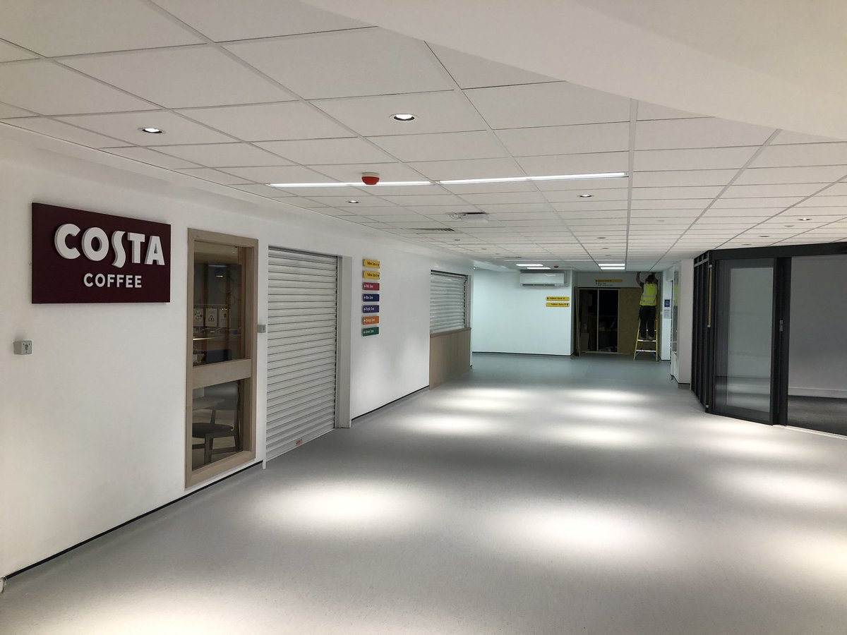 CatfossModular's tweet photo. 30 min to the opening of Poole Hospital’s New Main Entrance facility.
#FinishingTouches #Retail #NHS #CatfossModular #Change https://t.co/2bqR8eItHH