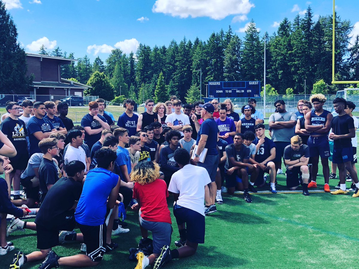 RogersRamsFB's tweet photo. Great to be back on the field!! #springball2019 https://t.co/hxoRiFpp12