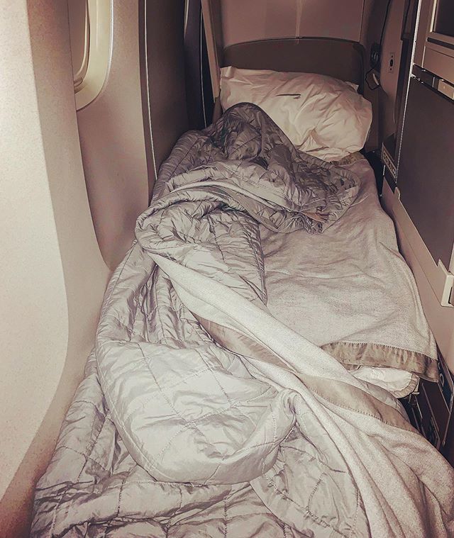 svhennig's tweet photo. slept very well on @british_airways #BA106 from Dubai back to @heathrow_airport
With the new bedding @thewhitecompany and the last row, it was a really comfy flight.
Ok. A bit to short but slept during the whole flight
#Speedbird #britishairways #trav… https://t.co/wk4oGbE9JG https://t.co/BPN85QlJNB