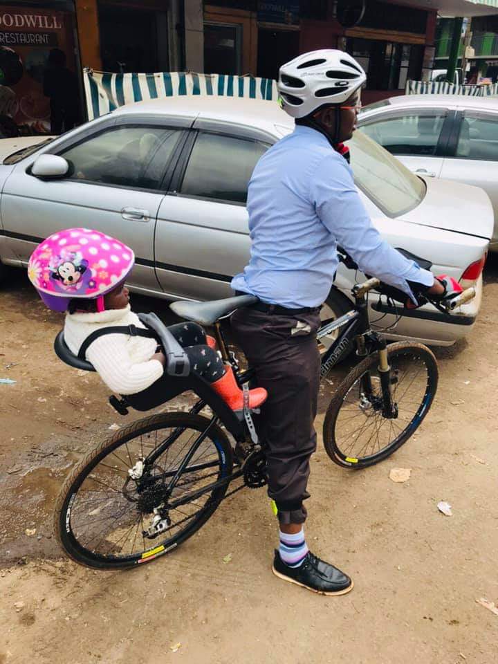 Qabugu's tweet photo. Me and my little princess on a magical carriage. When riding with her, I always ensure safety first  @CriticalMassNbi @Ma3Route @bonifacemwangi #WorldBicycleDay #mybikeandi https://t.co/oCw84a9783