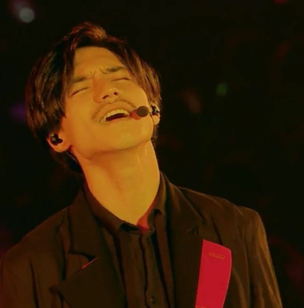 ryo_n_pipi's tweet photo. 魂込め歌いあげる表情💛上向きで苦しそうにしたお顔が私のお好みらしく😅 毎度ウッとなる😍💛🤭
あとやっぱ、ハスキーで嗄れ気味の色っぽい声が好き💛
亮ちゃんは何から何まで唯一無二やな😋😙✨
#錦戸亮 #一日一亮
#GR8TEST ←病みつき😁😂 https://t.co/YXkE2g5V2h