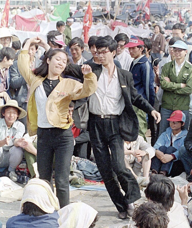 D8MihfWWwAAOV-7?format=jpg&name=900x900