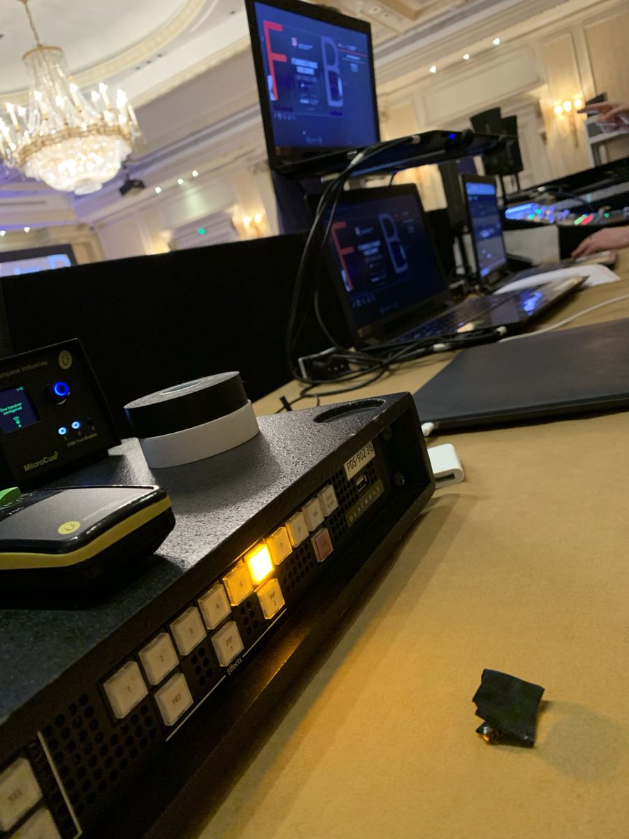 blackbox_events's tweet photo. Conference setup with our partner @ExperienceLDN includes, barco 902 3G, A&H SQ6 w/ stagebox and 14 radio mic rack with added extra to make the show run smooth.
Get in touch if we can help you with your next conference.
#events #blackbox #blackboxevents #conference #getintouch https://t.co/PAkeYcjEPf