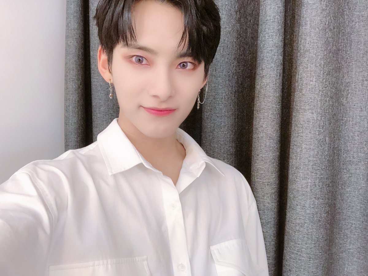 official_ACE7's tweet photo. [#에이스_준]
우리 초이들 다들 뭐 하구 있나여 💕
저는 초이들 생각중😉 그래서 트윗 올리는 중😘
#ACE #CHOICE https://t.co/tmsTNXcmX0