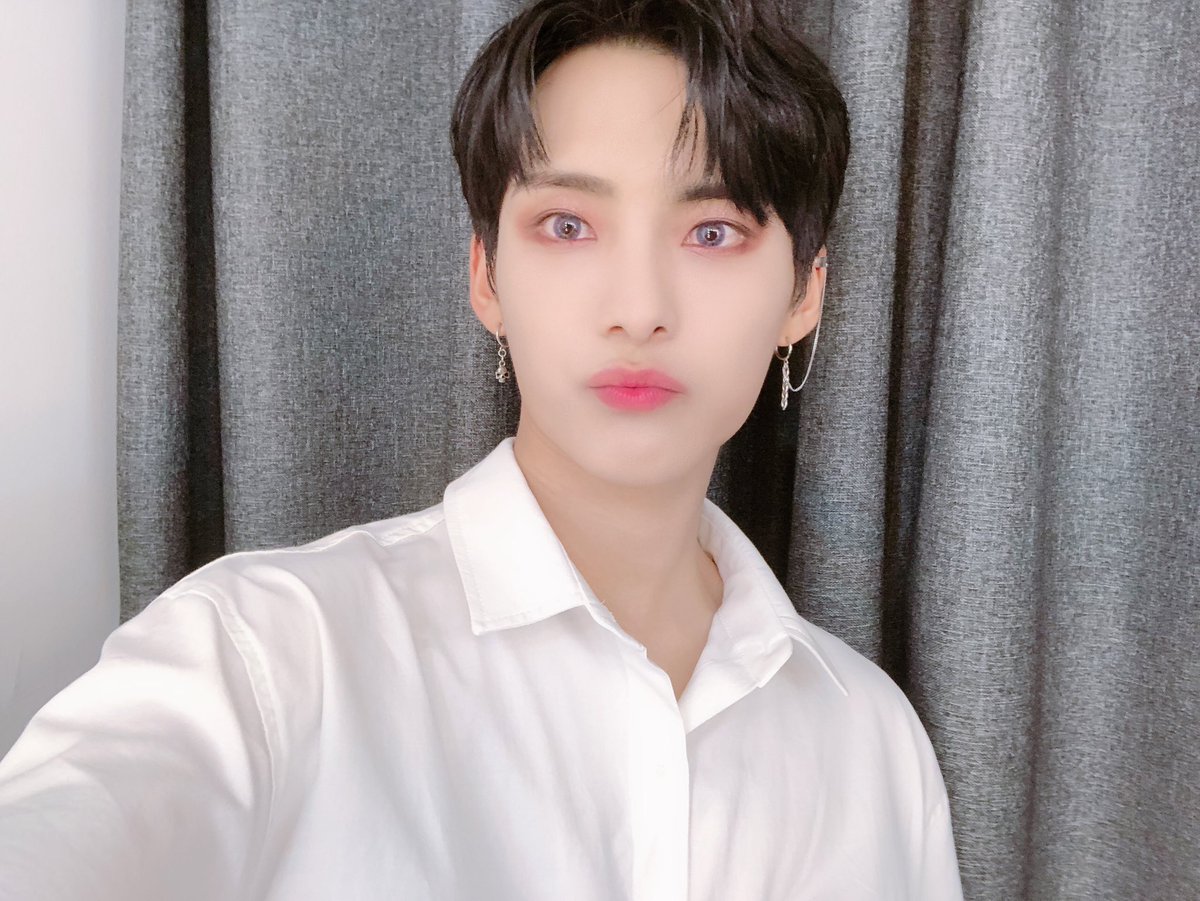 official_ACE7's tweet photo. [#에이스_준]
우리 초이들 다들 뭐 하구 있나여 💕
저는 초이들 생각중😉 그래서 트윗 올리는 중😘
#ACE #CHOICE https://t.co/tmsTNXcmX0