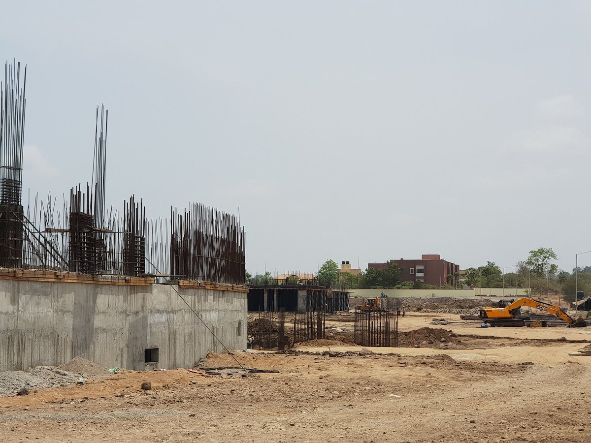 Sajjan95's tweet photo. Work of construction of Medical College Silvassa is in full swing. Foundation stone of the complex was laid by Hon'ble PM Sh @narendramodi ji on 19th January 2019. @PMOIndia @HMOIndia @MoHFW_INDIA @DDNewsLive https://t.co/nPMdkf1KhC