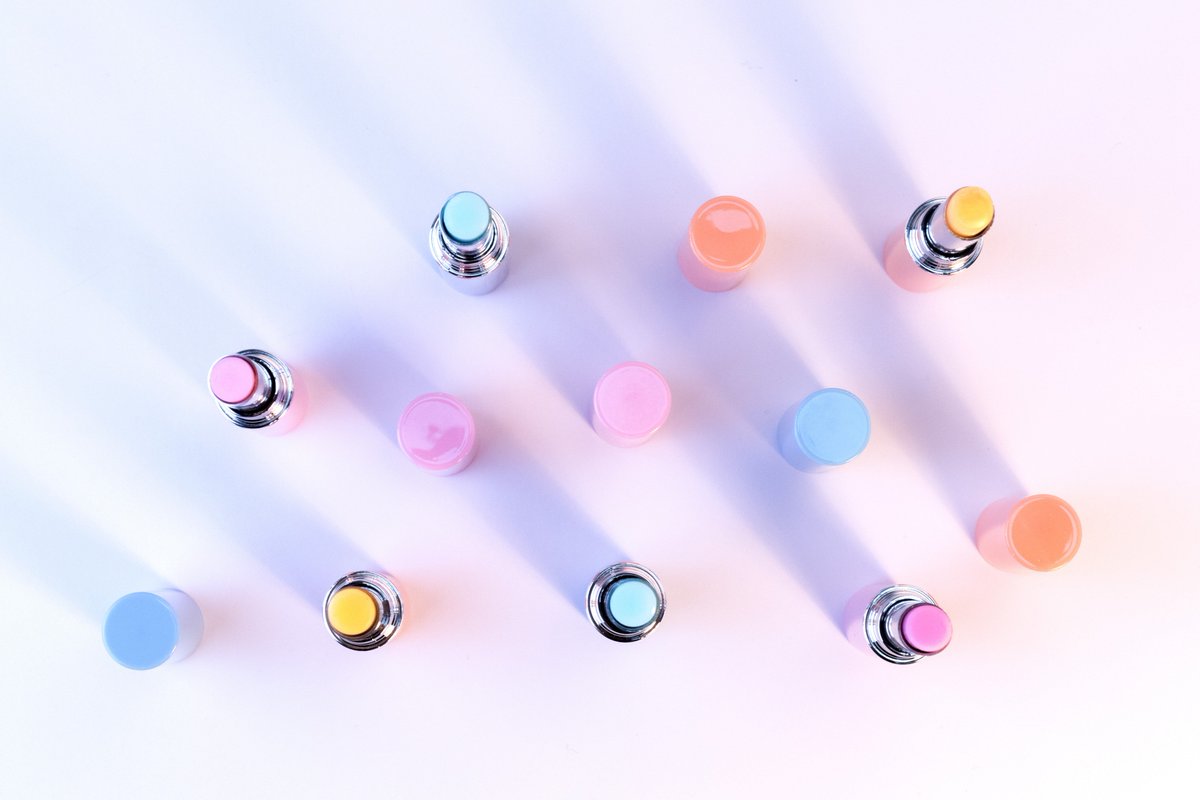 LanbenaCosmetic's tweet photo. Colorful 🧡💛💚💙💜
#lanbena #lip #lipstick #skincare #facecare #makeup #beauty #fashion #lipbalm https://t.co/NAYcMHroof