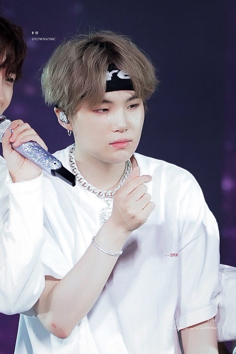 ThaoPiii's tweet photo. I nominate @BTS_twt BTS ARMY (#BTSARMY) for #ChoiceFandom at #TênChoice https://t.co/MsceDuLmJq