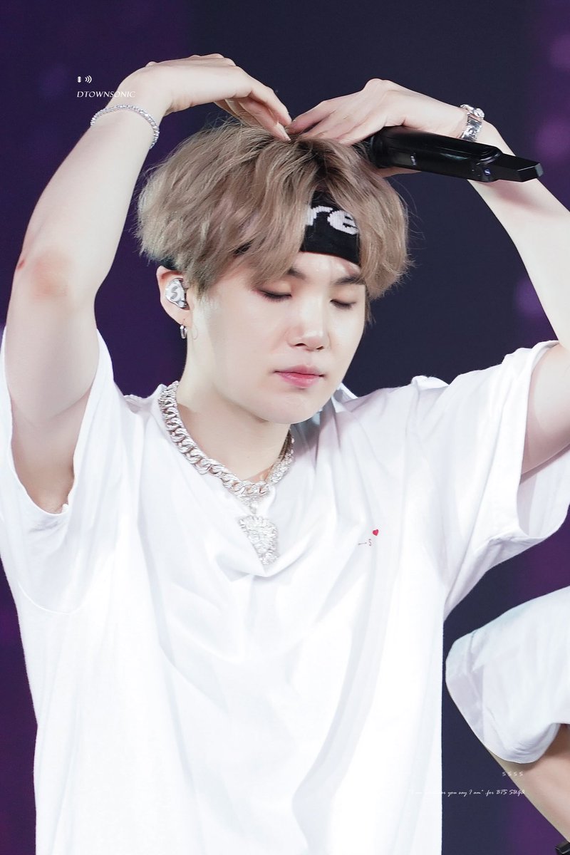 ThaoPiii's tweet photo. I nominate @BTS_twt BTS ARMY (#BTSARMY) for #ChoiceFandom at #TênChoice https://t.co/MsceDuLmJq