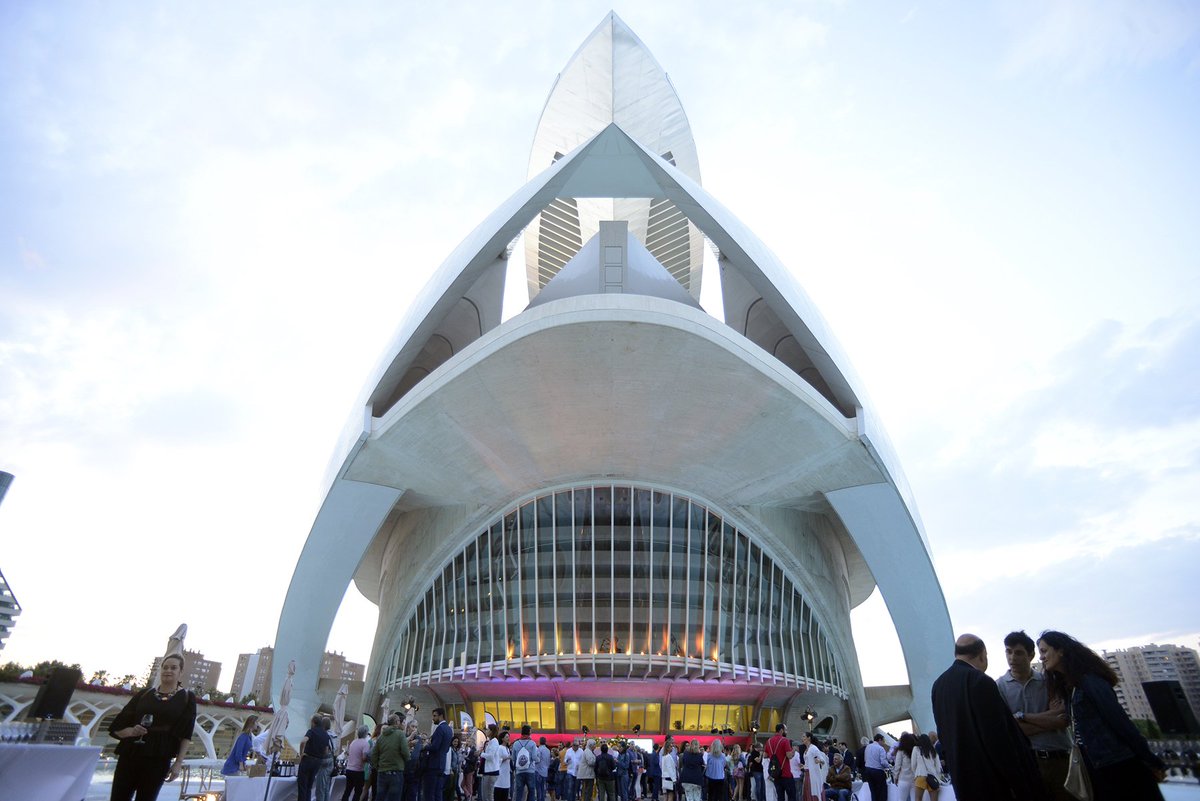 #NochedelVinoDOV2019, aquí os dejamos algunos de los mejores momentos compartidos con todos vosotros💪😍. 🍷🥂Muchas gracias!!!
dovalencia.info/noche-del-vino/