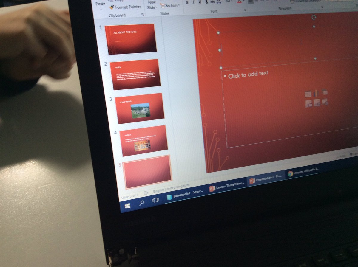 InspirationsStm's tweet image. Reds are working in pairs to research the Maya and then create a presentation using PowerPoint. #STMY4Computing #STMEnglish #STMY4Maya #STMY4English