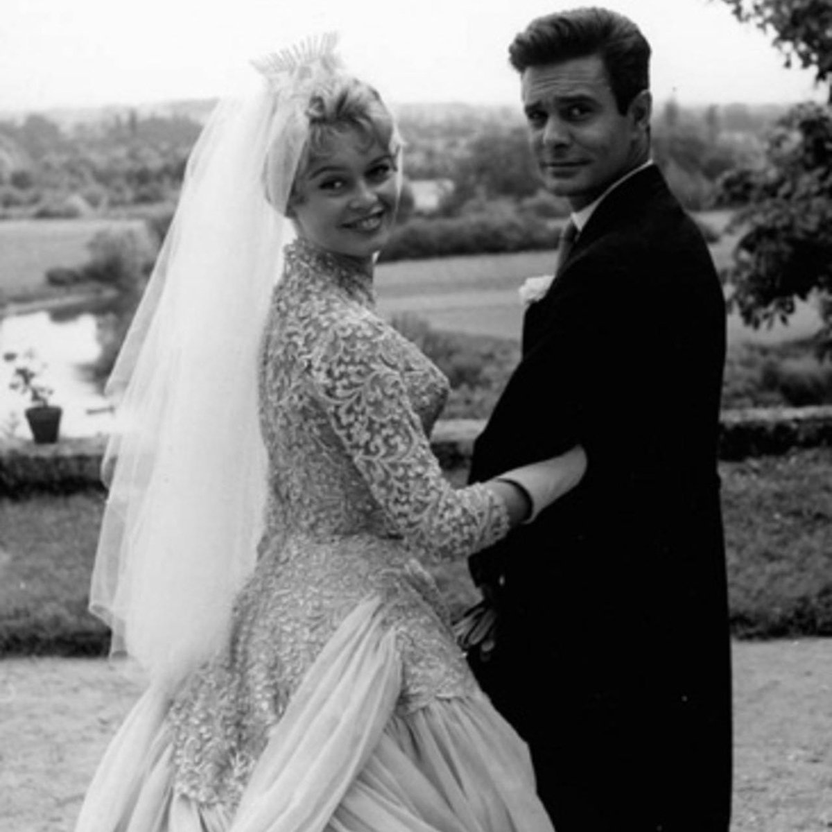 EmyGhosn's tweet photo. BRIGITTE BARDOT WEARS BALMAIN♥️
Australia’s Luxury Bridal Event ‘Wedded World’ @weddedwonderland
2nd July 2019 @hyattregencysydney @CosmoShoesAU will be there
so get your tickets today
#weddedworld #weddedwonderland #wedding #style #fashion #beauty #sydney #australia #EmyGhosn https://t.co/TuyEzGoHcH