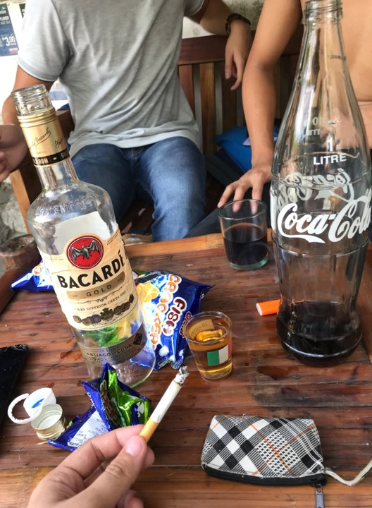 brainnone's tweet photo. thanks cho ian for the fucking water and wako kaybaw ngano ng gigunitan nako skl #Backtoschoolprogram https://t.co/Ovag5nk2cg