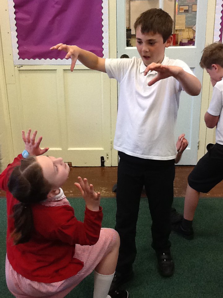 The children enjoyed a fun and interactive introduction to Shakespeare. Years 1-3 were brought into the fantastical world of “A Midsummer Nights Dream”, whilst years 5-6 enjoyed the thrilling and spooky tale of Macbeth! 
#drama #bringingstoriestolife #tolethorpeyouthdrama