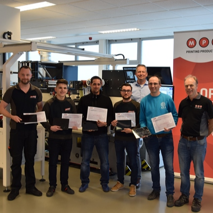MPSSystemsbv's tweet photo. What does it take for printing presses to really deliver in quality and productivity?
It’s the people behind the controls. That's why we're offering various #training programs in our #MPSAcademy: https://t.co/yiE9v1bMBe https://t.co/oyAR0bXn3z #OperatorFocusedResultsDriven https://t.co/jkUM6yAQzc