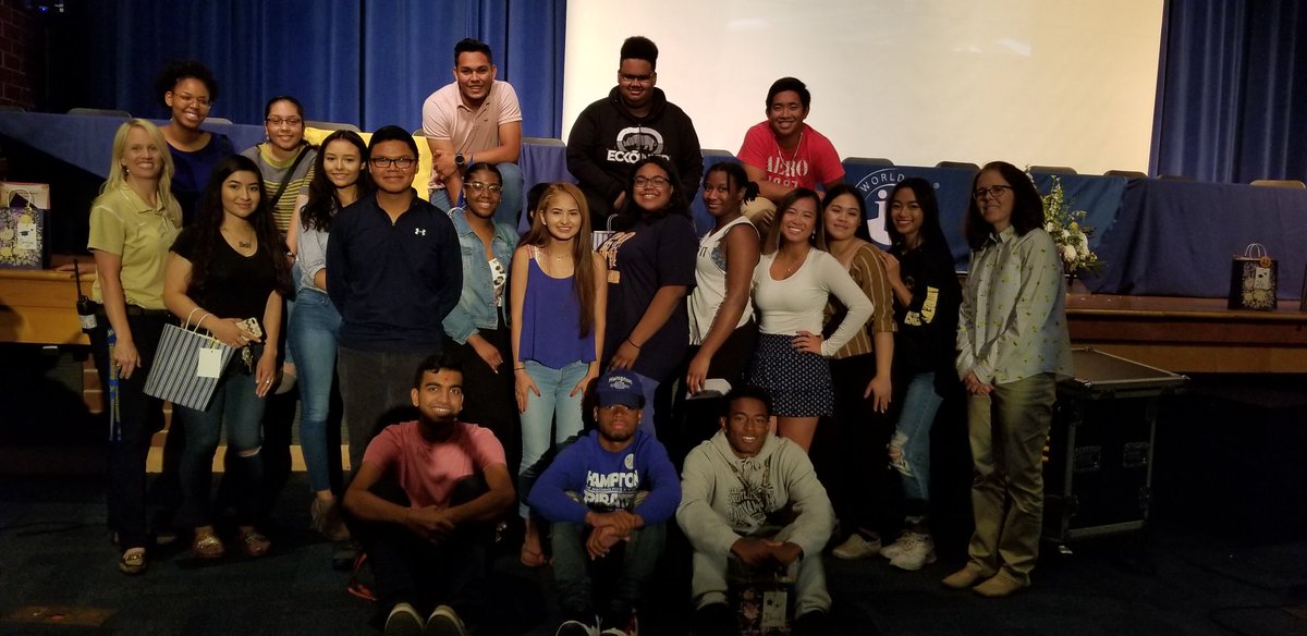MeadowbrookIB's tweet photo. IB Signing Day 2019 #oneccps #MBKraisingthebar https://t.co/oSvc1PniJe