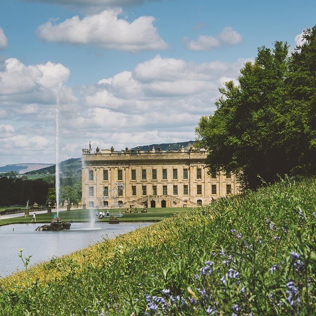 #RHSChatsworth opens tomorrow! We’re counting down the minutes until five days of flower-filled fun commence 🙌🏼🌸🌿 bit.ly/2Msi4o2