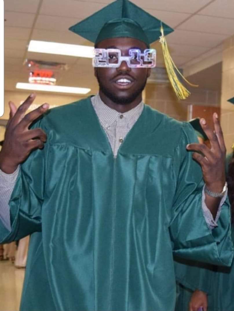 coachjabari's tweet photo. Prayers up for Leroy Hawkins III, the recent Desoto HS graduate was shot and killed last night while attending a graduation party. Was headed to Jackson St on a football scholarship. Please keep family and loved ones lifted up! https://t.co/BIvEXvTJdn