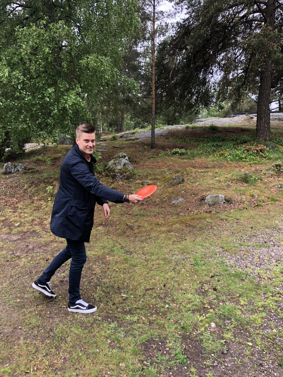 ”Vem var det som kasta??”🥏 Frisbeen från det virala klippet som har setts över 4 miljoner gånger auktioneras nu ut av han som kastade en sommardag 2003. Pengarna från auktionen går till Suicide Zero. 💛
Till auktionen: http://bit.ly/2WekgyW