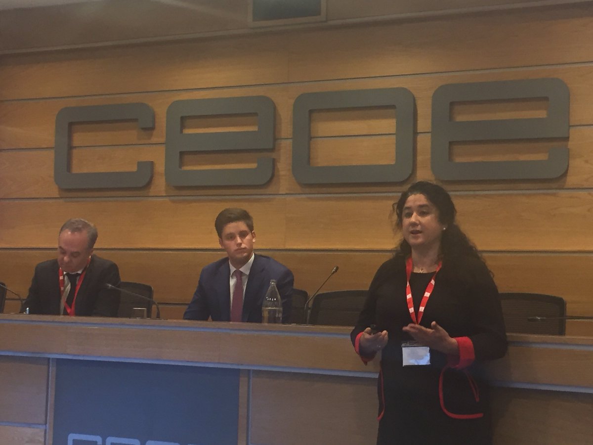 BelenPiorno's tweet photo. 📣@MariaGonzalezX0 presidenta de #Industria40 de @AMETIC_es hoy en @CEOE_ES hablando sobre activos digitales conectados.
🏭 industria automatizada digital vs manual
🤖  #Robots #Optimization #seguridad #productividad #BigData #Conectividad #Prediction #datos https://t.co/qWoHpVuKA2