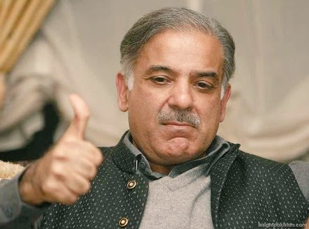 ZeekashB's tweet photo. Choty Mian Shb England Pakistan ko jeetany gye thy. Bary Mian(Nawaz Sharif) ny unko yah zimadari di thi. 
Maryam Aurangzaib(Dadu charger) https://t.co/3NANTTd0x0